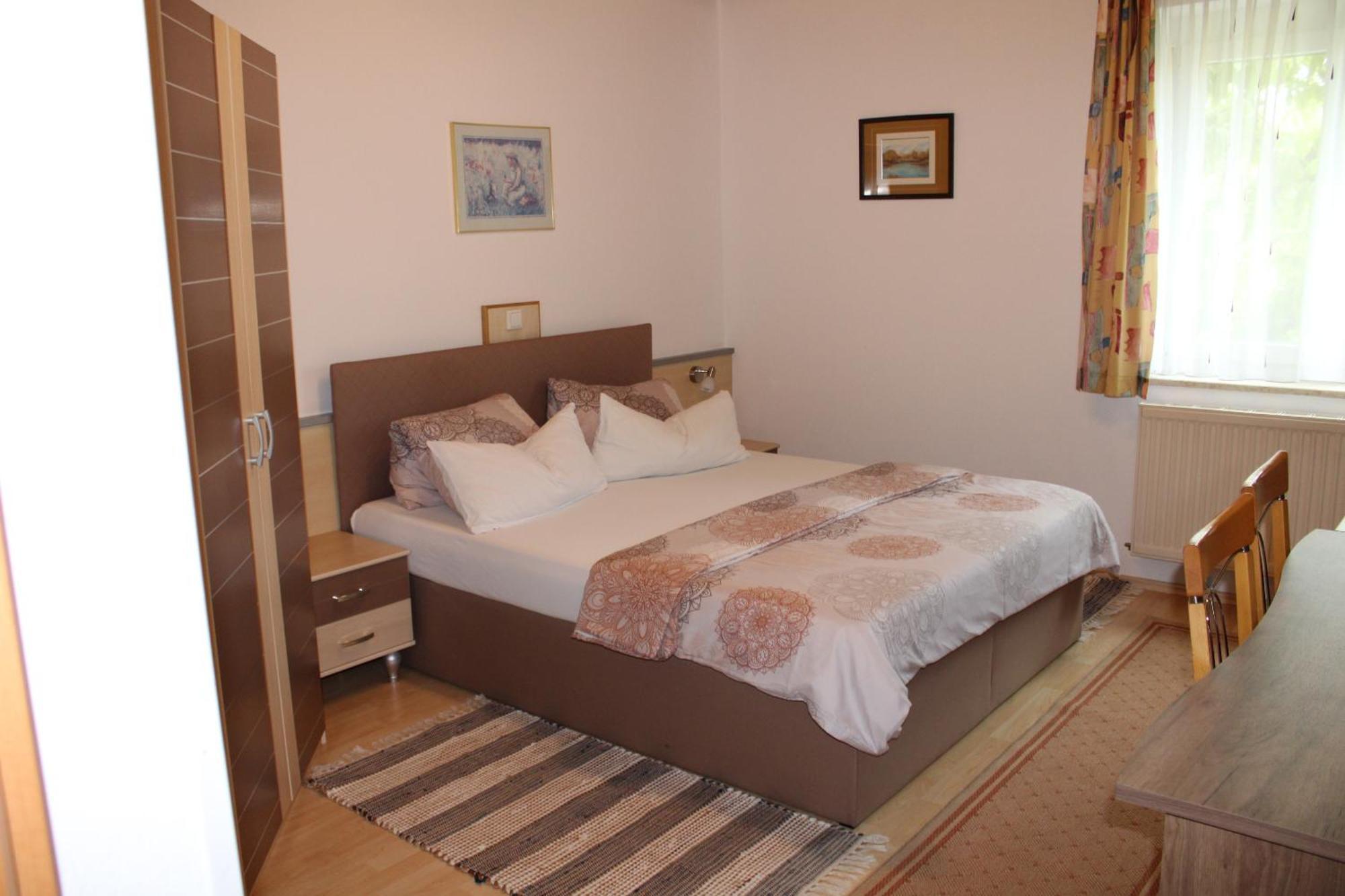 Ferienwohnung Und Gaestezimmer Gaspar Halbenrain Exterior foto