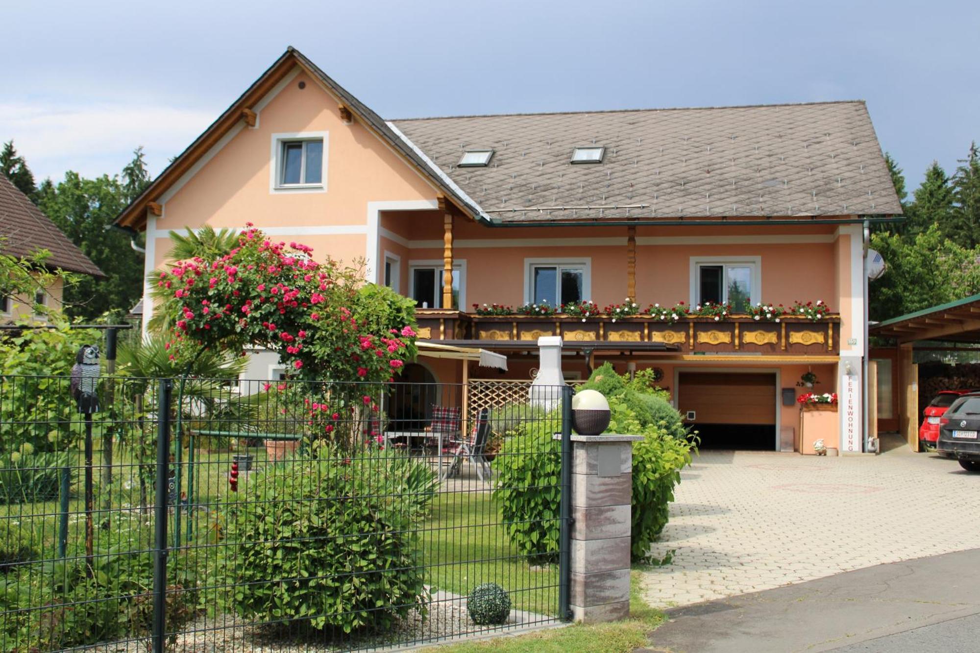 Ferienwohnung Und Gaestezimmer Gaspar Halbenrain Exterior foto