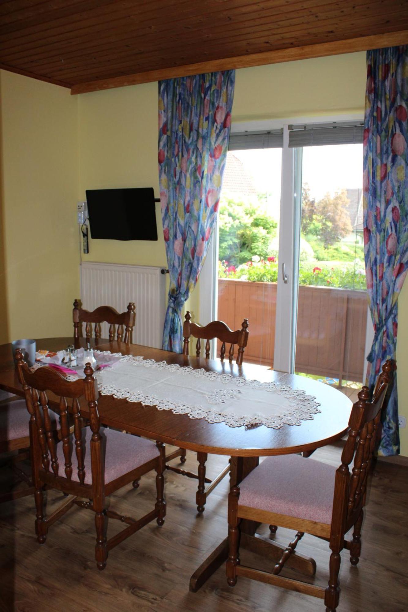 Ferienwohnung Und Gaestezimmer Gaspar Halbenrain Exterior foto