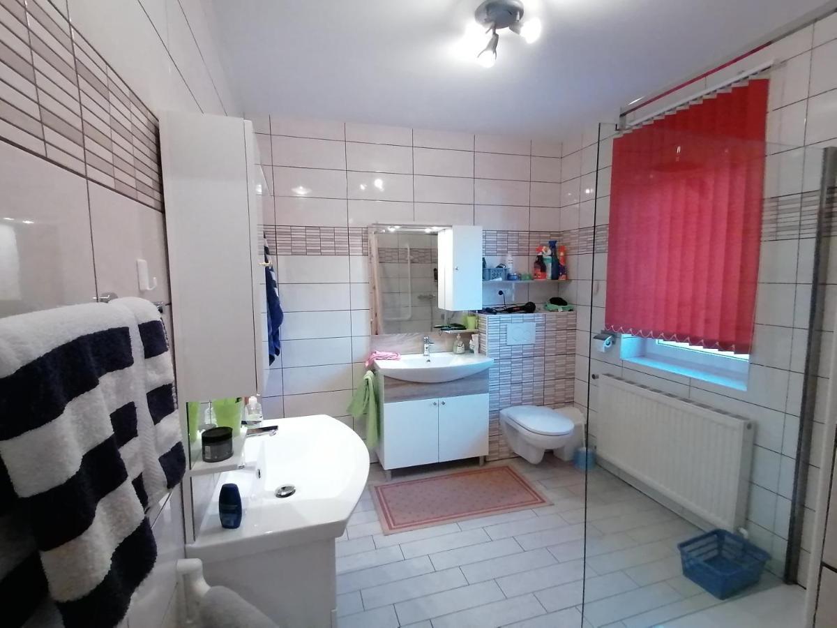Ferienwohnung Und Gaestezimmer Gaspar Halbenrain Exterior foto
